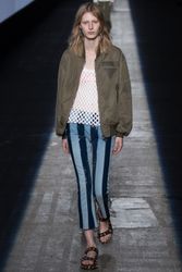 24488518__WAN0215Julia_Nobis.jpg