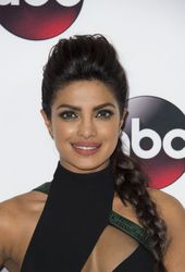 24985216_pchopra090115BZNimage2.jpg