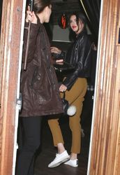 25105975_Kendall-Jenner-at-the-Nice-Guy-