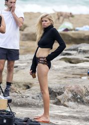 25122933_Lara-Stone--Bikini-and-Swimsuit