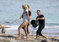 25122946_Lara-Stone--Bikini-and-Swimsuit