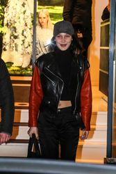 25206006_Bella-Hadid-Going-to-Chanel-Sto