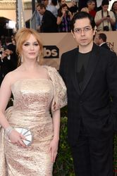 25266457_Christina_Hendricks_05.jpg