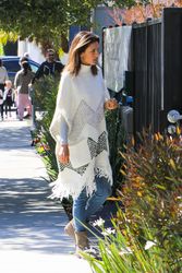 25303432_Alessandra-Ambrosio-out-in-Los-