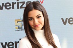 25312288_Victoria-Justice--Game-Winner-E