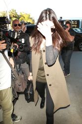 25312393_Kendall-Jenner--Arrives-at-LAX-