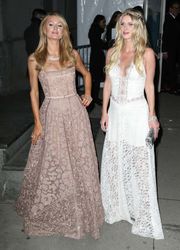 25379161_Paris-Hilton--2016-amfAR-New-Yo
