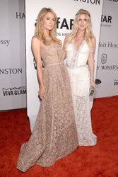 25379164_Paris-Hilton--2016-amfAR-New-Yo