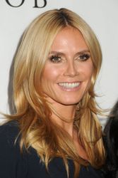 25494944_hklum220216BZNimage7.jpg