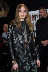 25752750_EtroFall2016Backstage9jkHxMUkNk