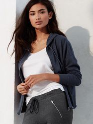 25881875_V579435_CROP1.jpg