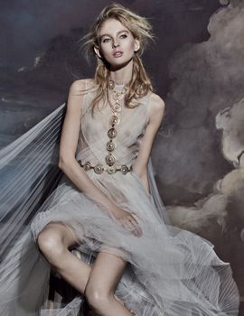 26650376_mariano-vivanco-for-vogue-russi