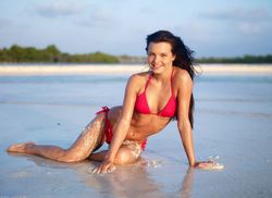 Suzie Carina - Red Bikini-b4vqvnpkg2.jpg