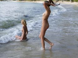 Angelica & Anna S & Paulina - Life Is A Beach-q4wxba93xy.jpg