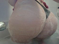 Sara Willis - Bath Cam Shows 34wehr7kge