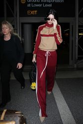 26893733_Kendall-Jenner-in-Red-Sweats-at