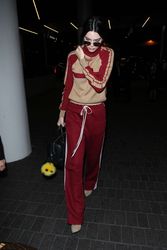 26893736_Kendall-Jenner-in-Red-Sweats-at
