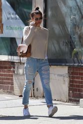 26949760_Irina-Shayk-in-Ripped-Jeans-at-