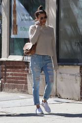 26949764_Irina-Shayk-in-Ripped-Jeans-at-