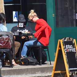 26961224_Elsa-Hosk-in-Jeans-and-Red-Swea