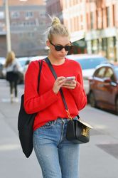 26961238_Elsa-Hosk-in-Jeans-and-Red-Swea