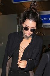 26961455_Kendall-Jenner-at-LAX-Airport--