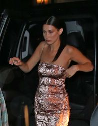 27189152_bella-hadid-night-out-in-new-yo