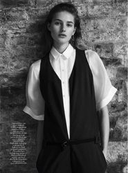 27332074_larissa-page4.jpg