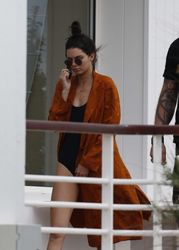 27359696_Kendall-Jenner-in-Black-Swimsui