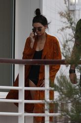 27359697_Kendall-Jenner-in-Black-Swimsui