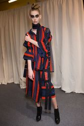 27381046_sacai-bks-z-rf16-8218.jpg