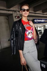 27404033_Karlie-Kloss-at-Nice-Airport-in