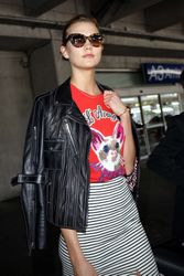 27404035_Karlie-Kloss-at-Nice-Airport-in