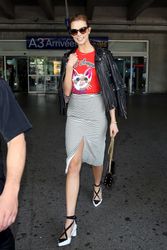 27404037_Karlie-Kloss-at-Nice-Airport-in