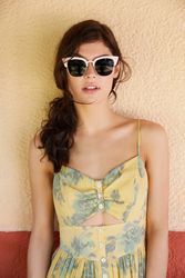 27614963_Urban-Outfitters-Summer-2016-Sw