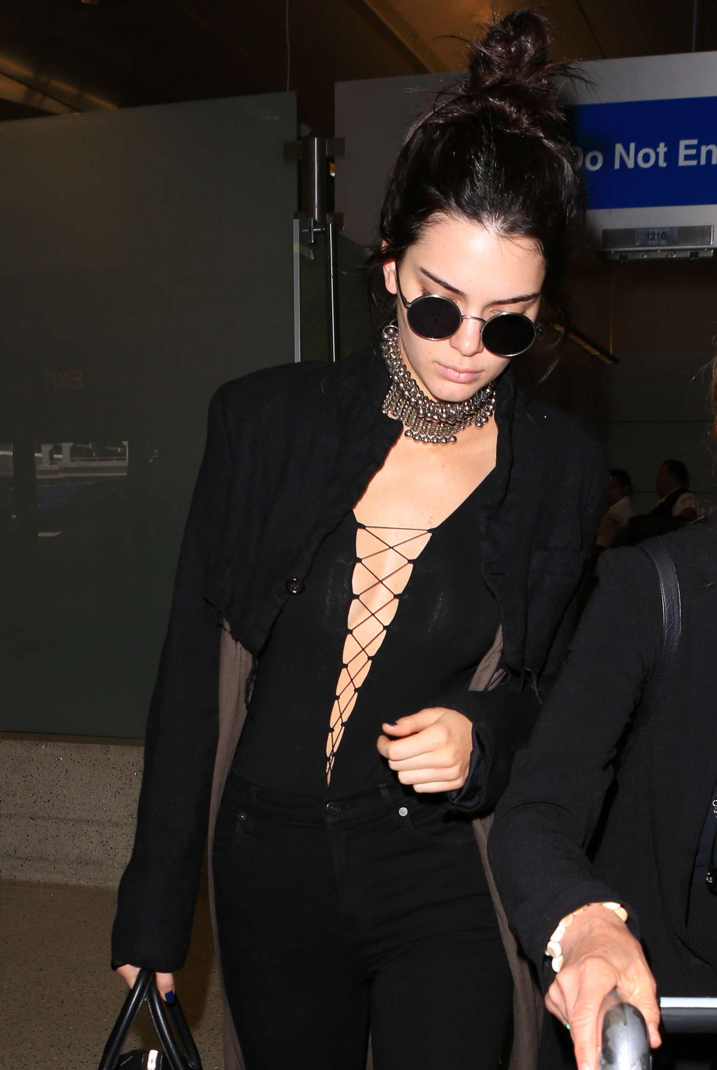 Kendall Jenner at LAX Airport 19