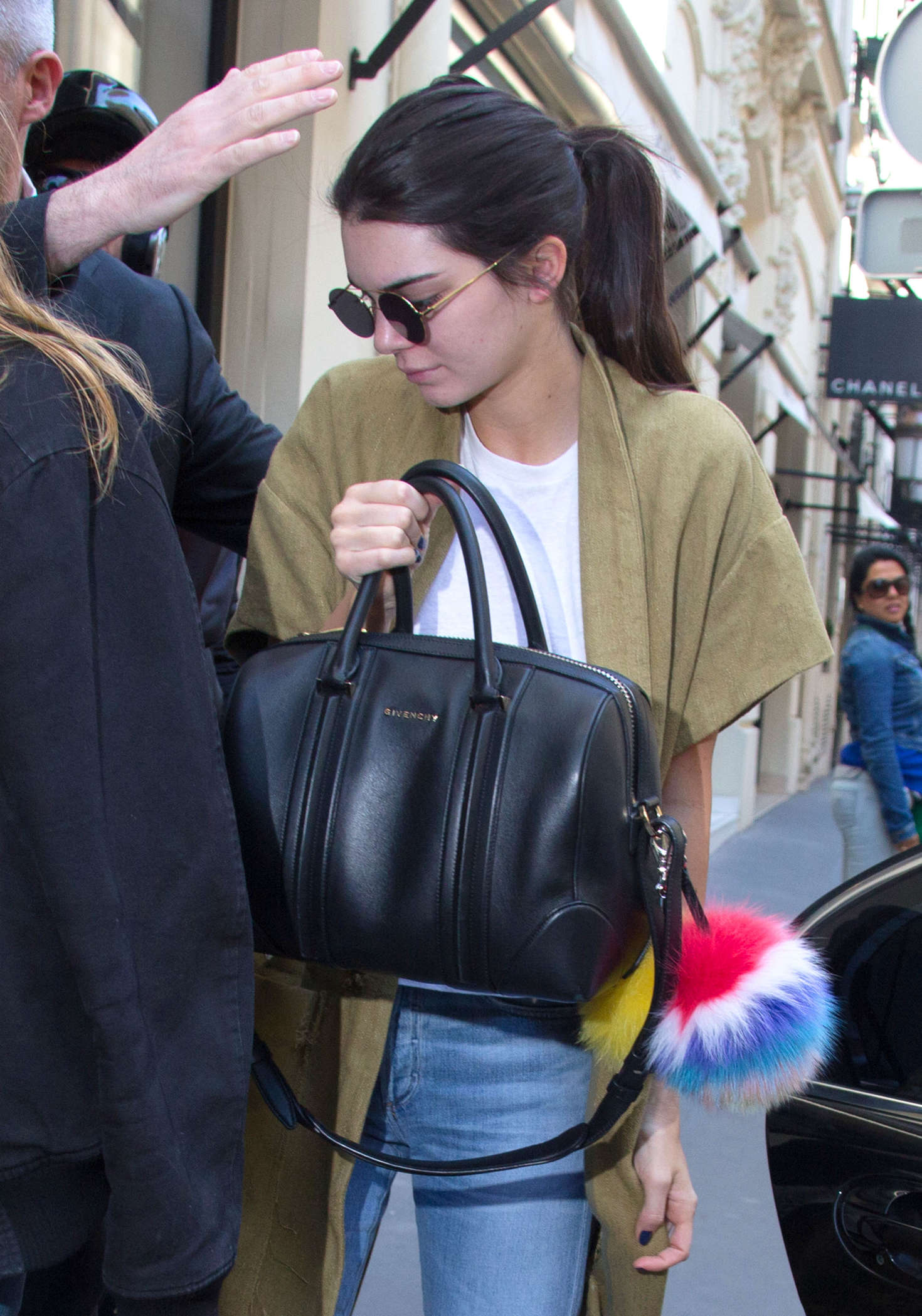 Kendall Jenner in Jeans at Chanel Store 05