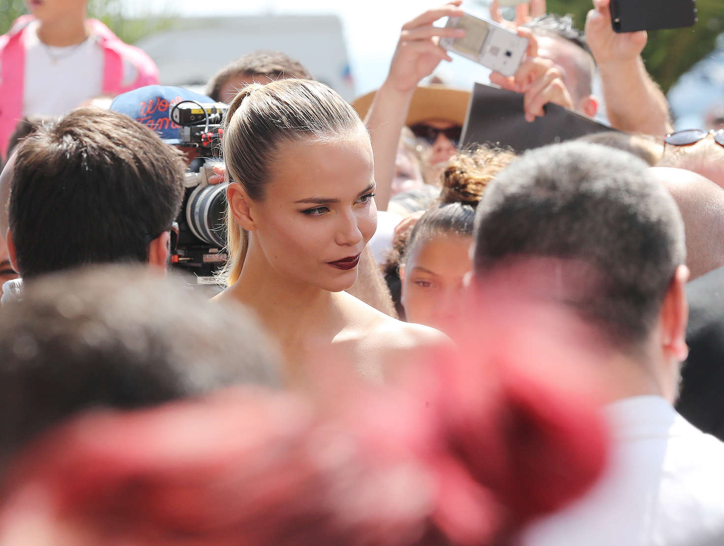 Natasha Poly with fans out in Cannes 10