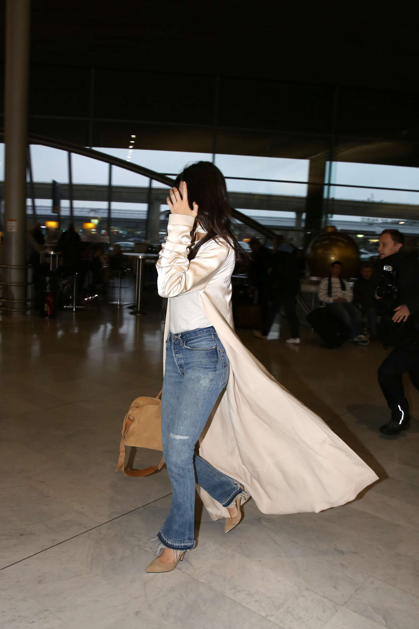 Kendall Jenner Arrives at CDG Airport 02