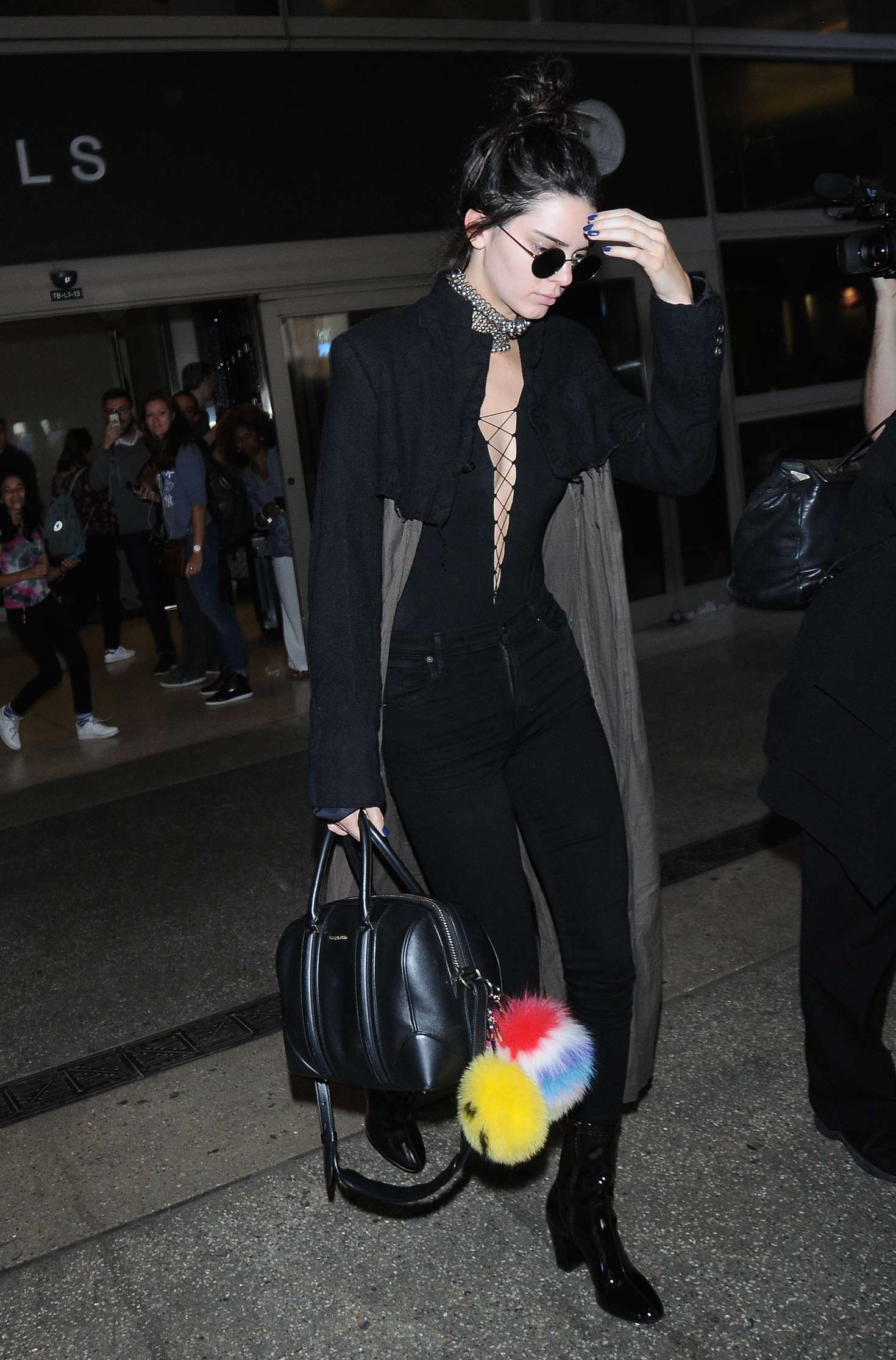 Kendall Jenner at LAX Airport 07